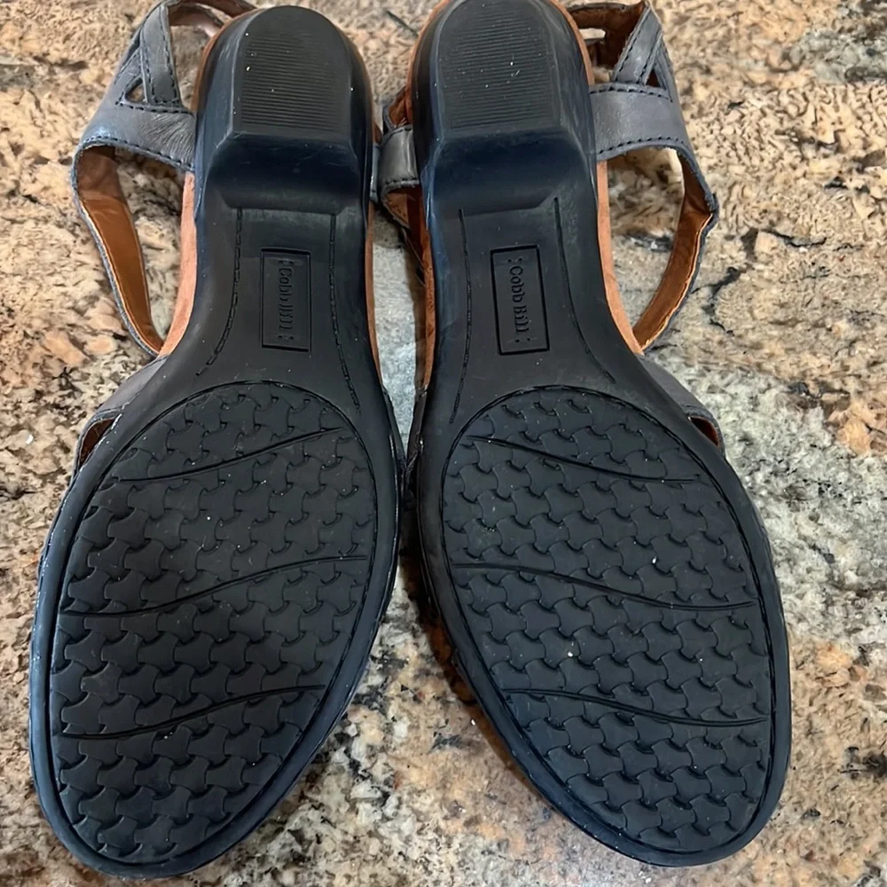 Cobb Hill by New Balance Gray Leather T-Strap Block Heel Sandals